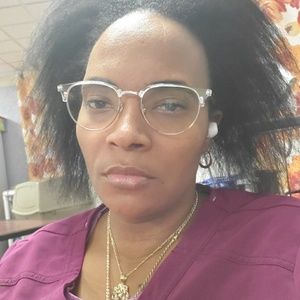 Meet your Posher, Latasha